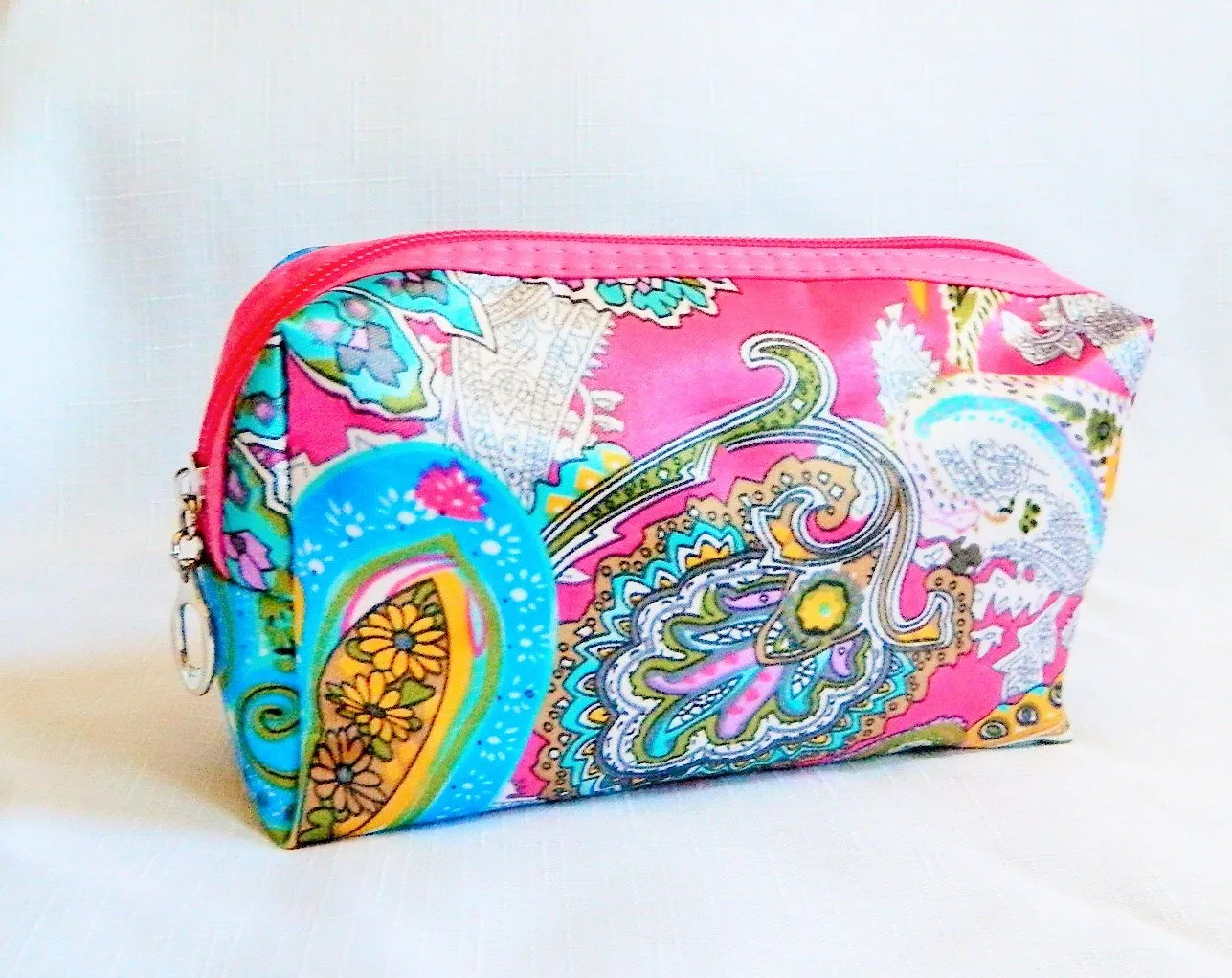 4pc Stylish Pretty in Pink Cosmetic Bags W/bonus Shower Sponge