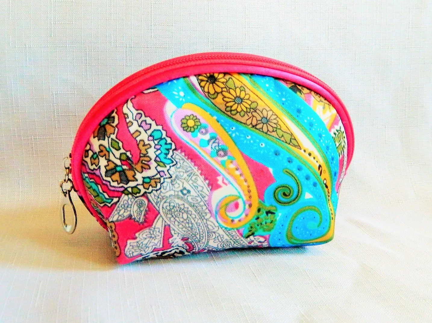 4pc Stylish Pretty in Pink Cosmetic Bags W/bonus Shower Sponge