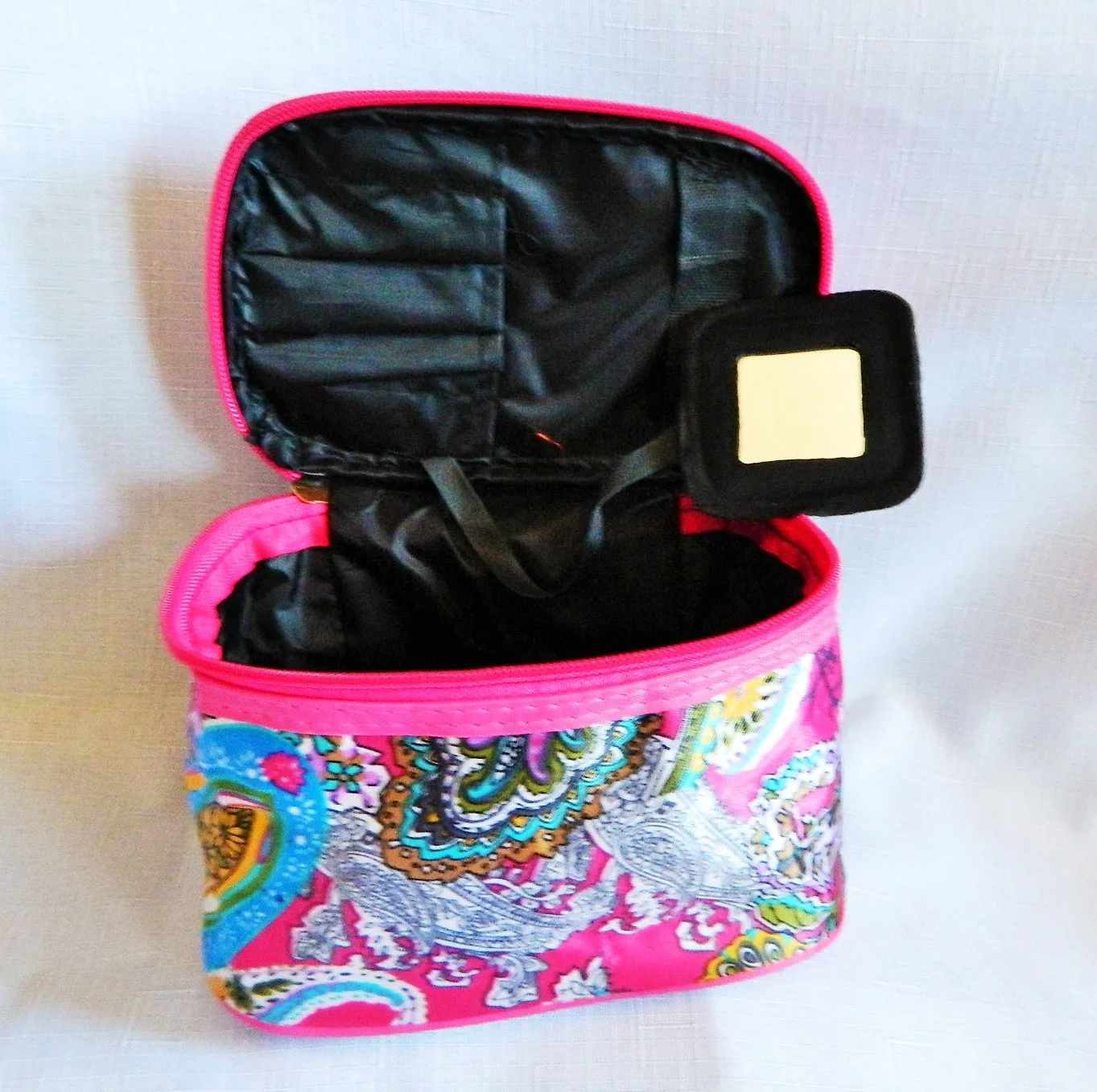 4pc Stylish Pretty in Pink Cosmetic Bags W/bonus Shower Sponge