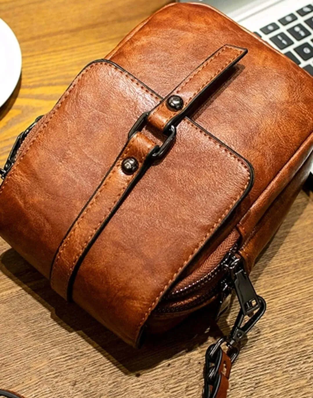 Bag - Crossbody - brown leather