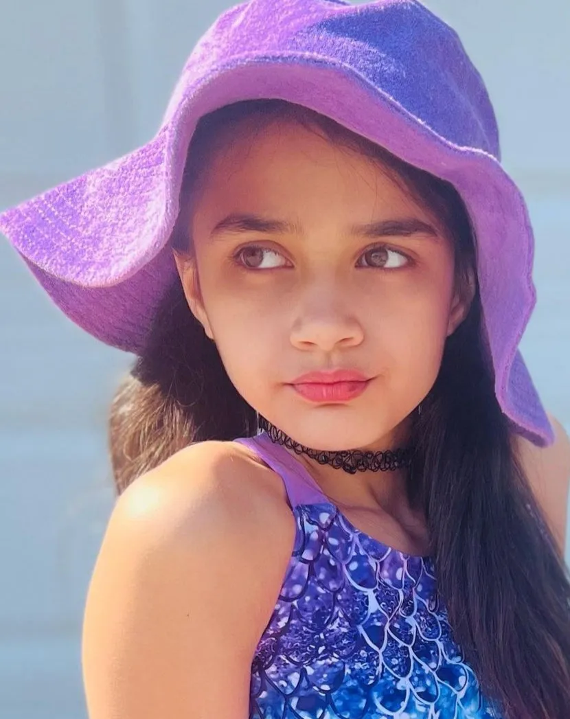Terry Cloth Floppy Brim Bucket Hat in Purple